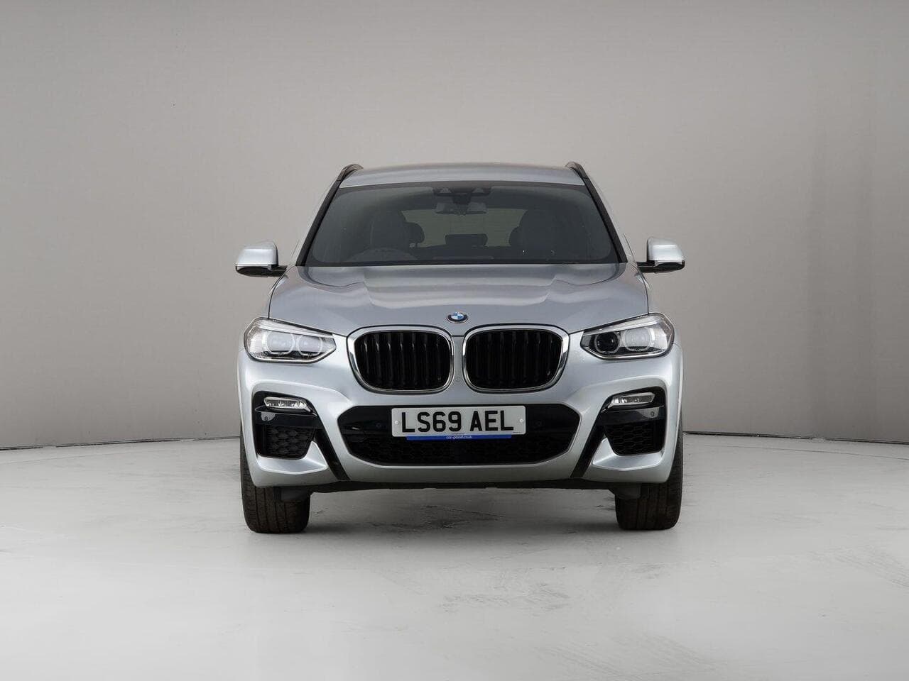 BMW X3 thumbnail Front