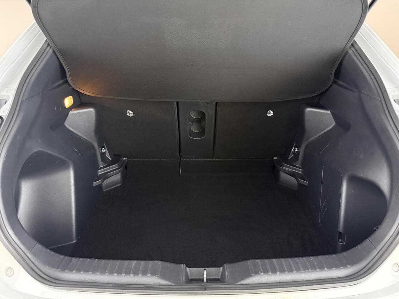 Toyota Yaris Cross thumbnail Boot