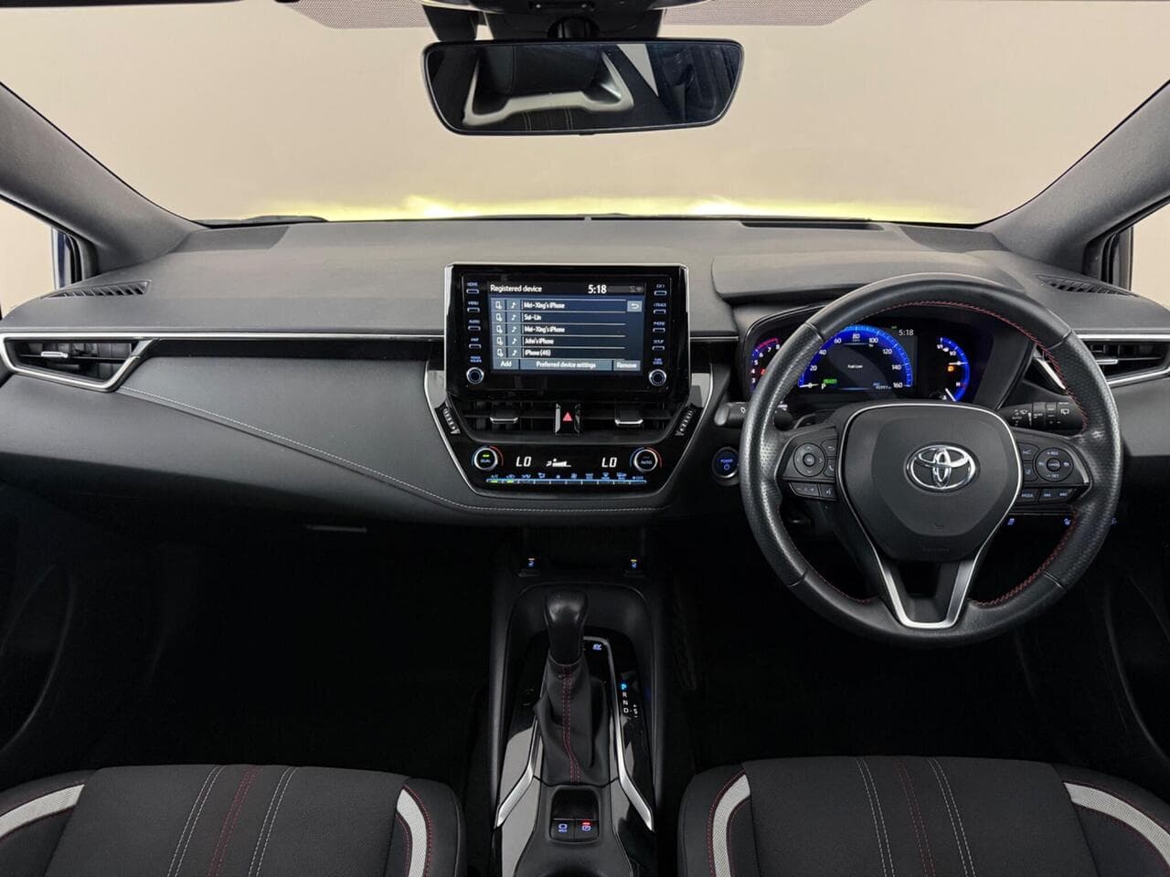Toyota Corolla thumbnail Interior Front