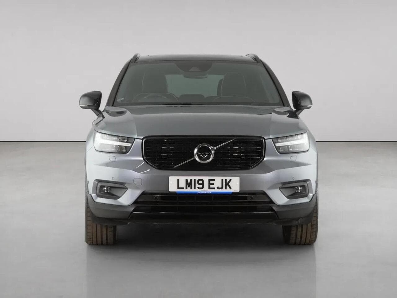 Volvo XC40 thumbnail Front
