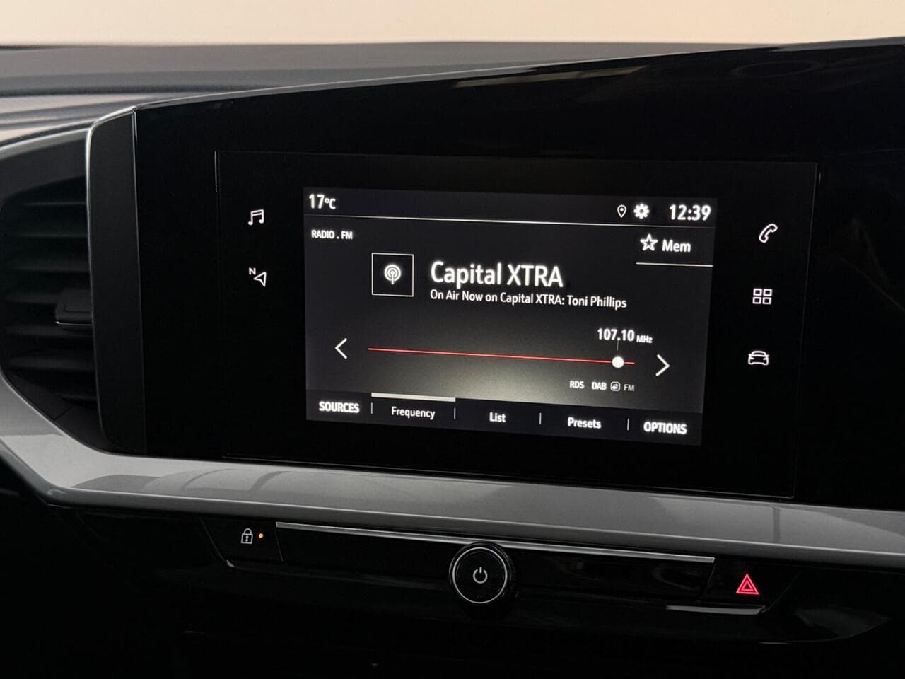 Vauxhall Mokka thumbnail Infotainment System
