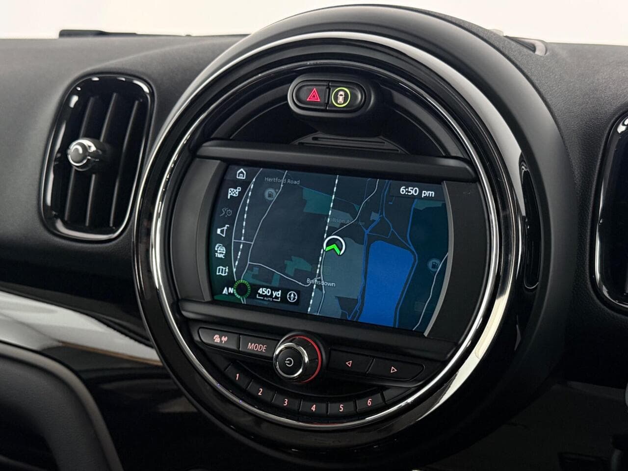 MINI Countryman thumbnail Infotainment System
