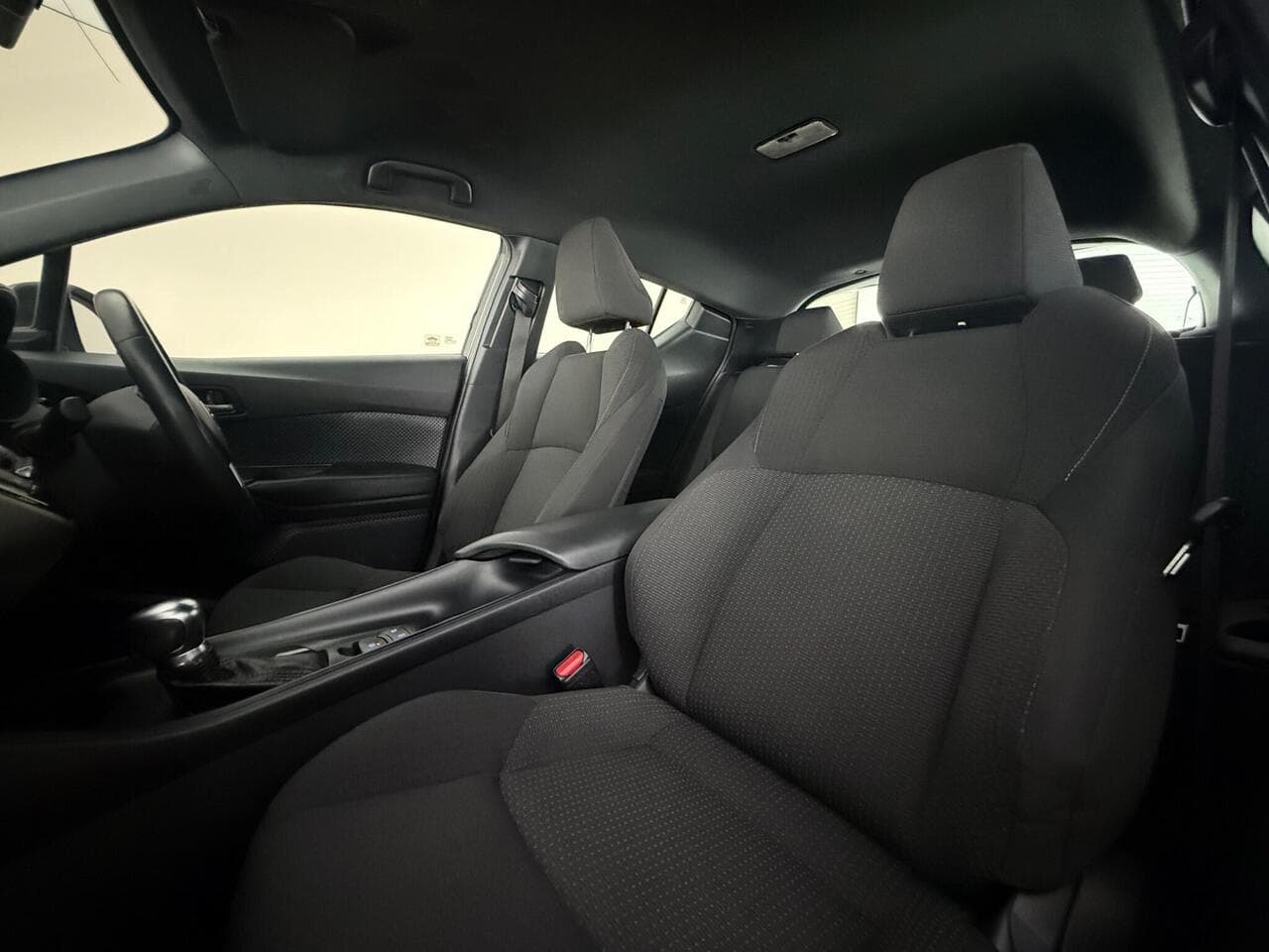 Toyota C-HR thumbnail Seat Front Passenger