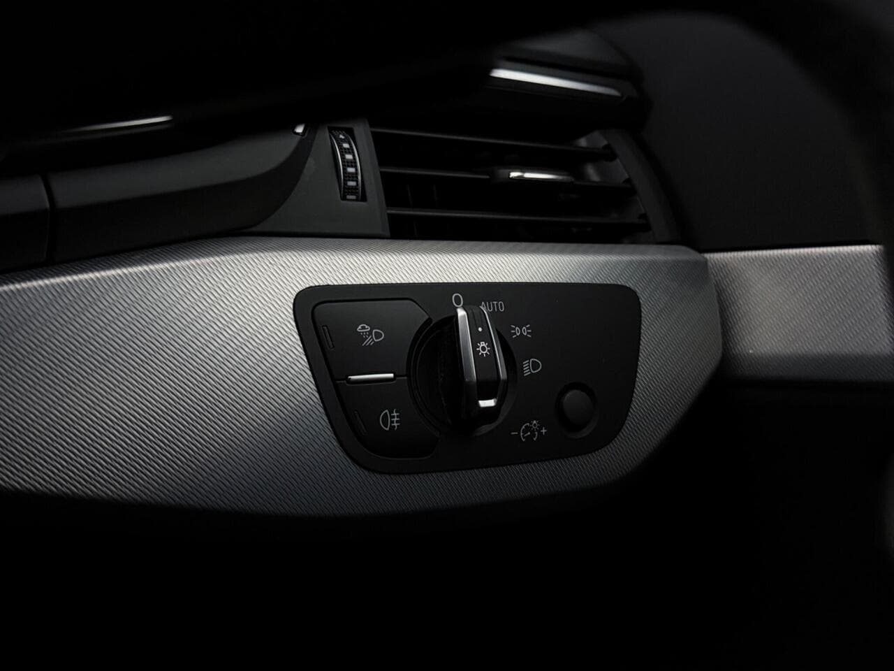 Audi A4 thumbnail Misc Controls