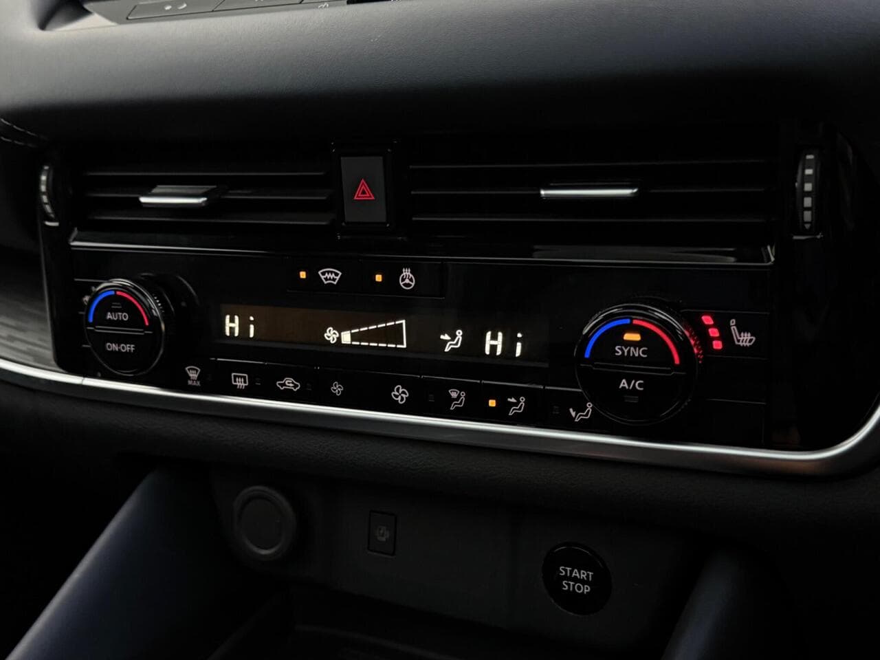 Nissan Qashqai thumbnail Infotainment System