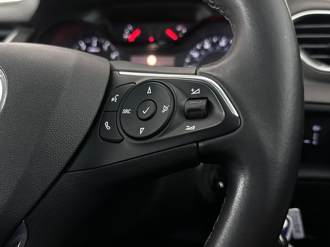 Vauxhall Grandland X thumbnail Misc Controls