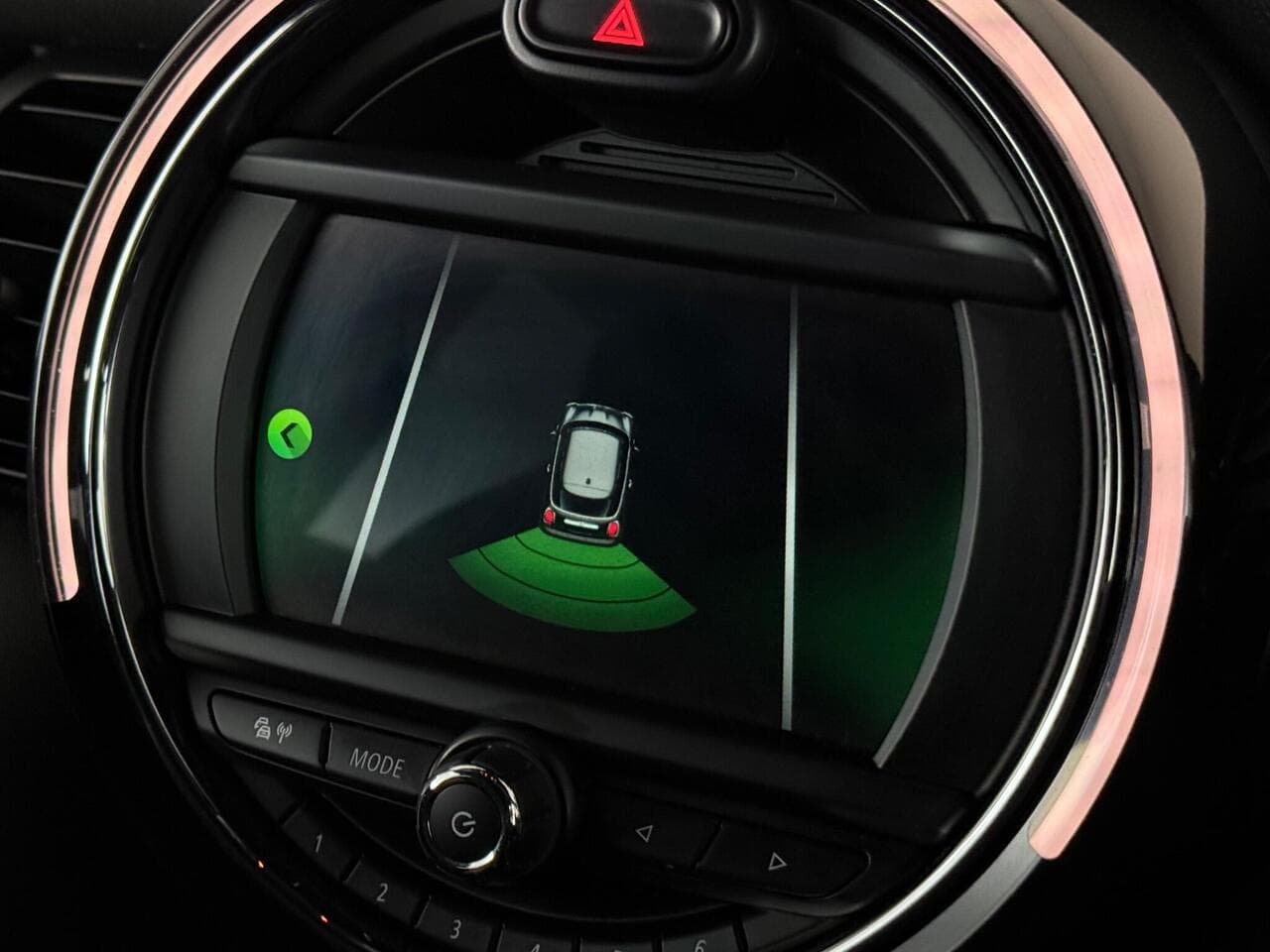 MINI Hatch thumbnail Infotainment System