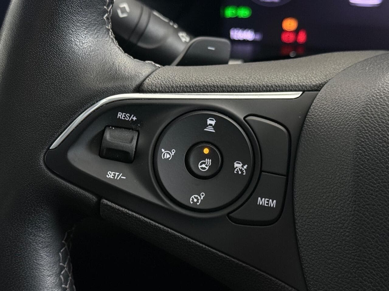 Vauxhall Grandland thumbnail Misc Controls