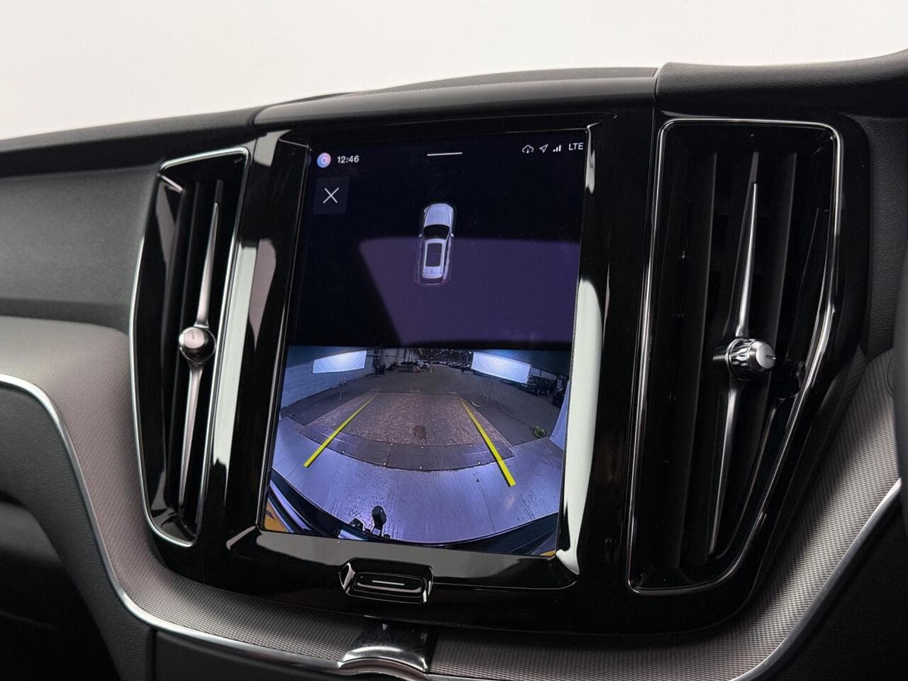 Volvo XC60 thumbnail Infotainment System