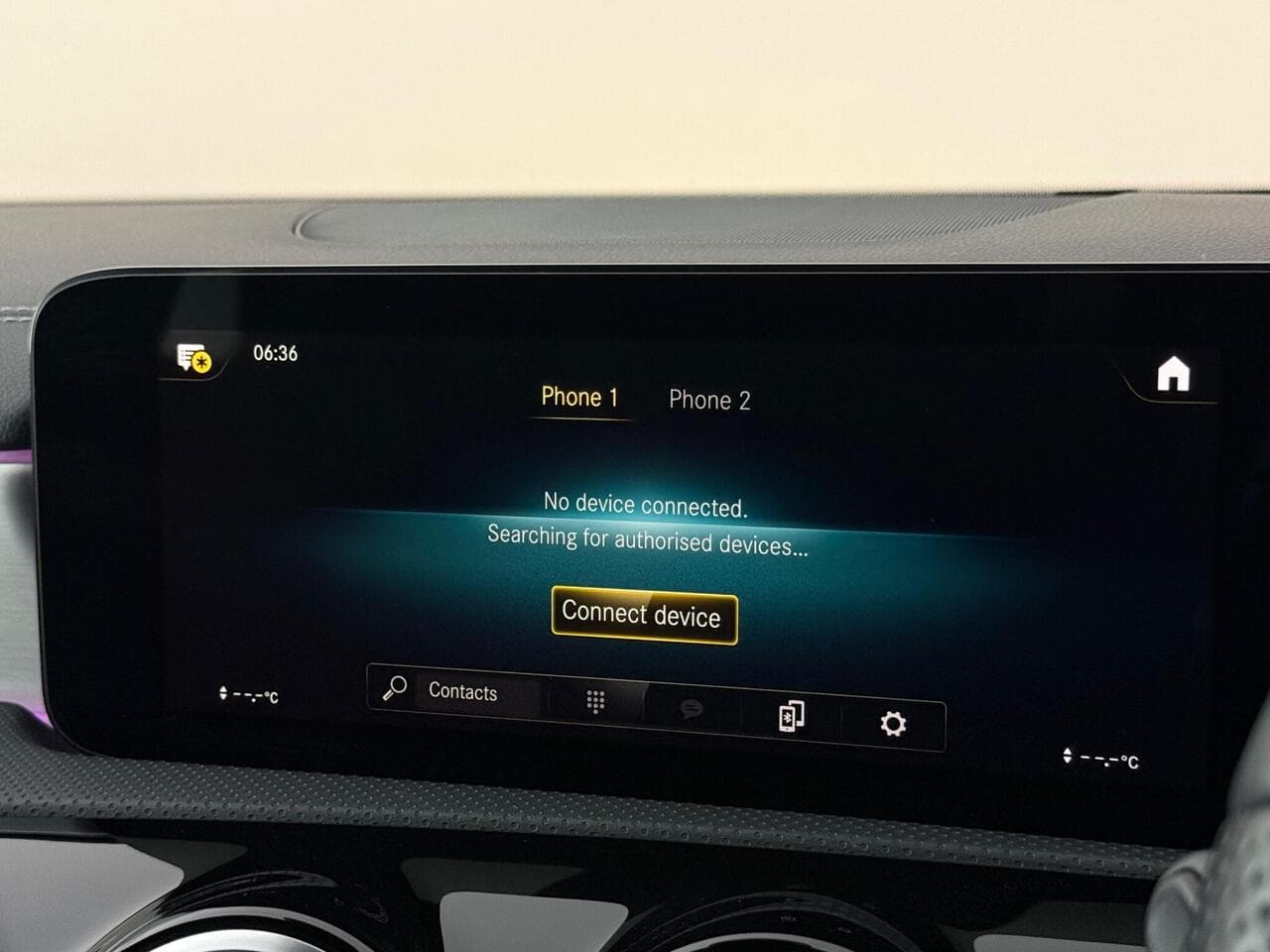 Mercedes-Benz CLA thumbnail Infotainment System