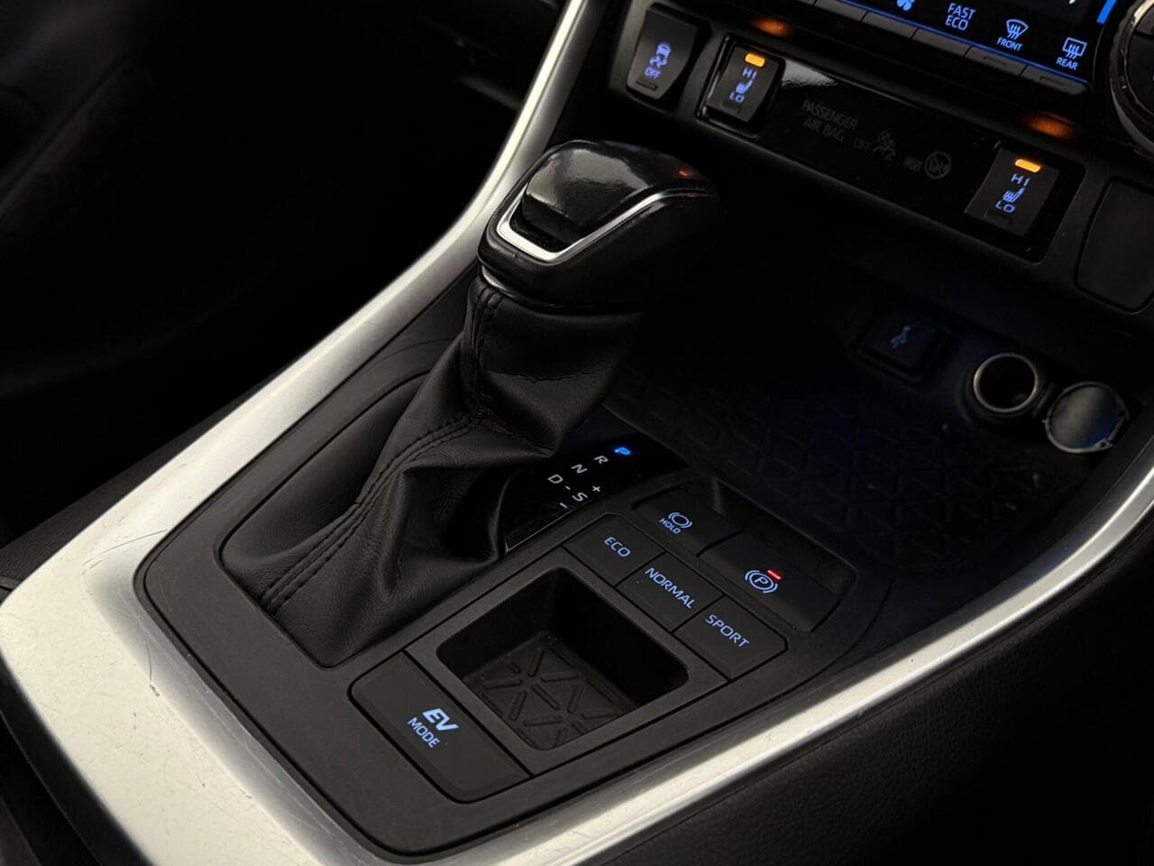 Toyota RAV4 thumbnail Misc Controls