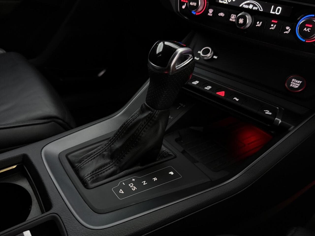 Audi RS Q3 thumbnail Interior Front