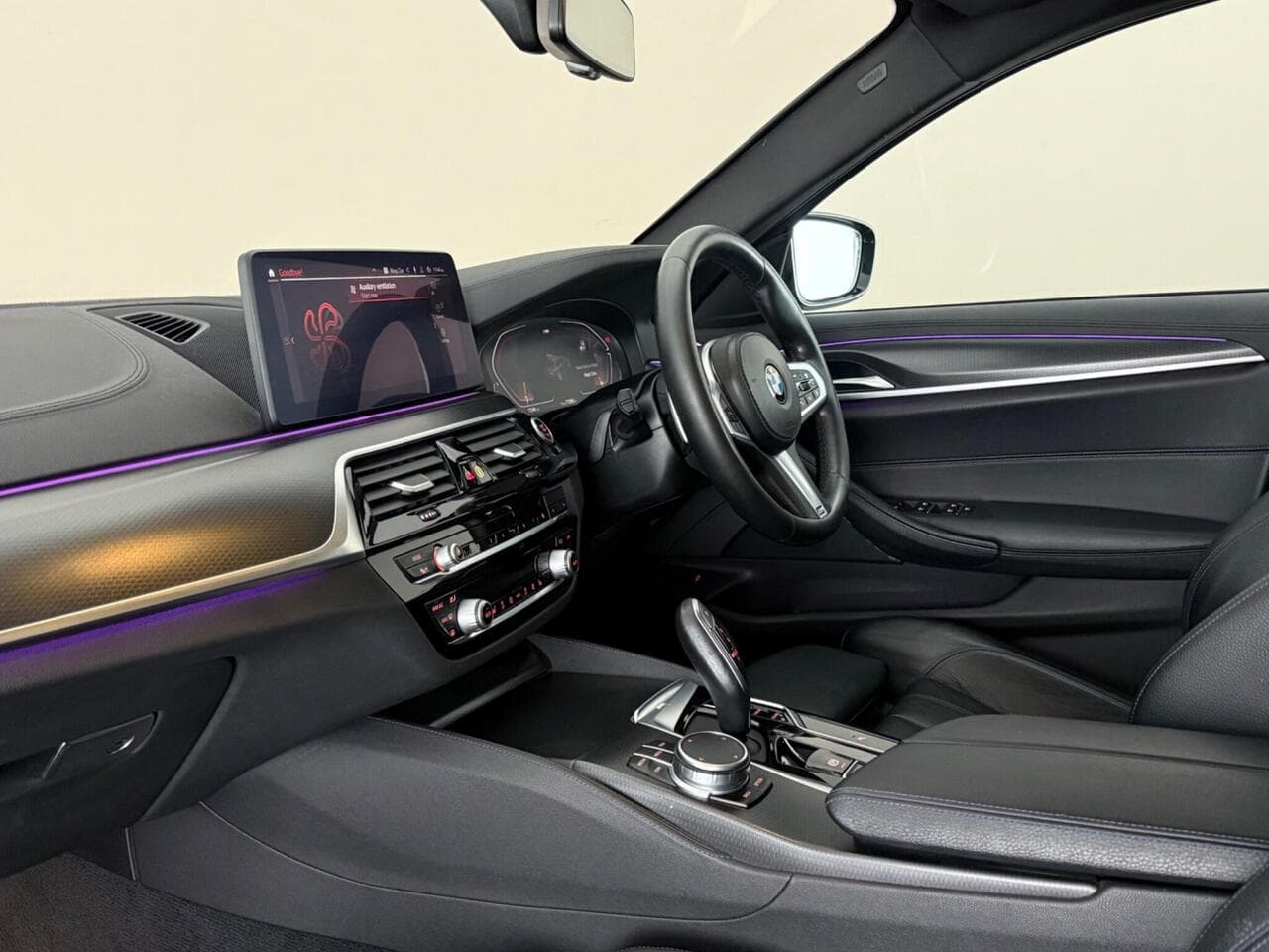 BMW 5 Series thumbnail Interior Front