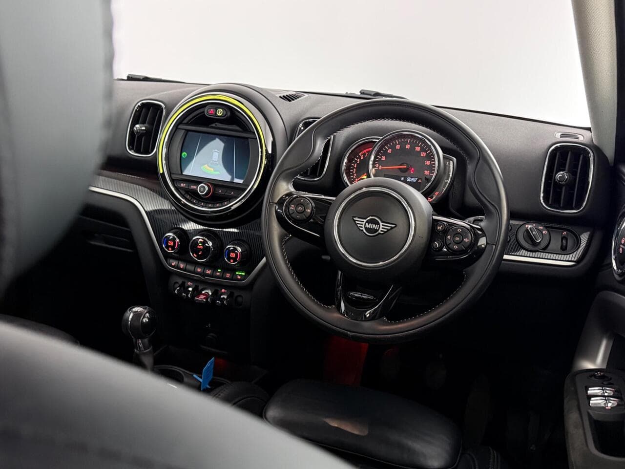 MINI Countryman thumbnail Interior Front