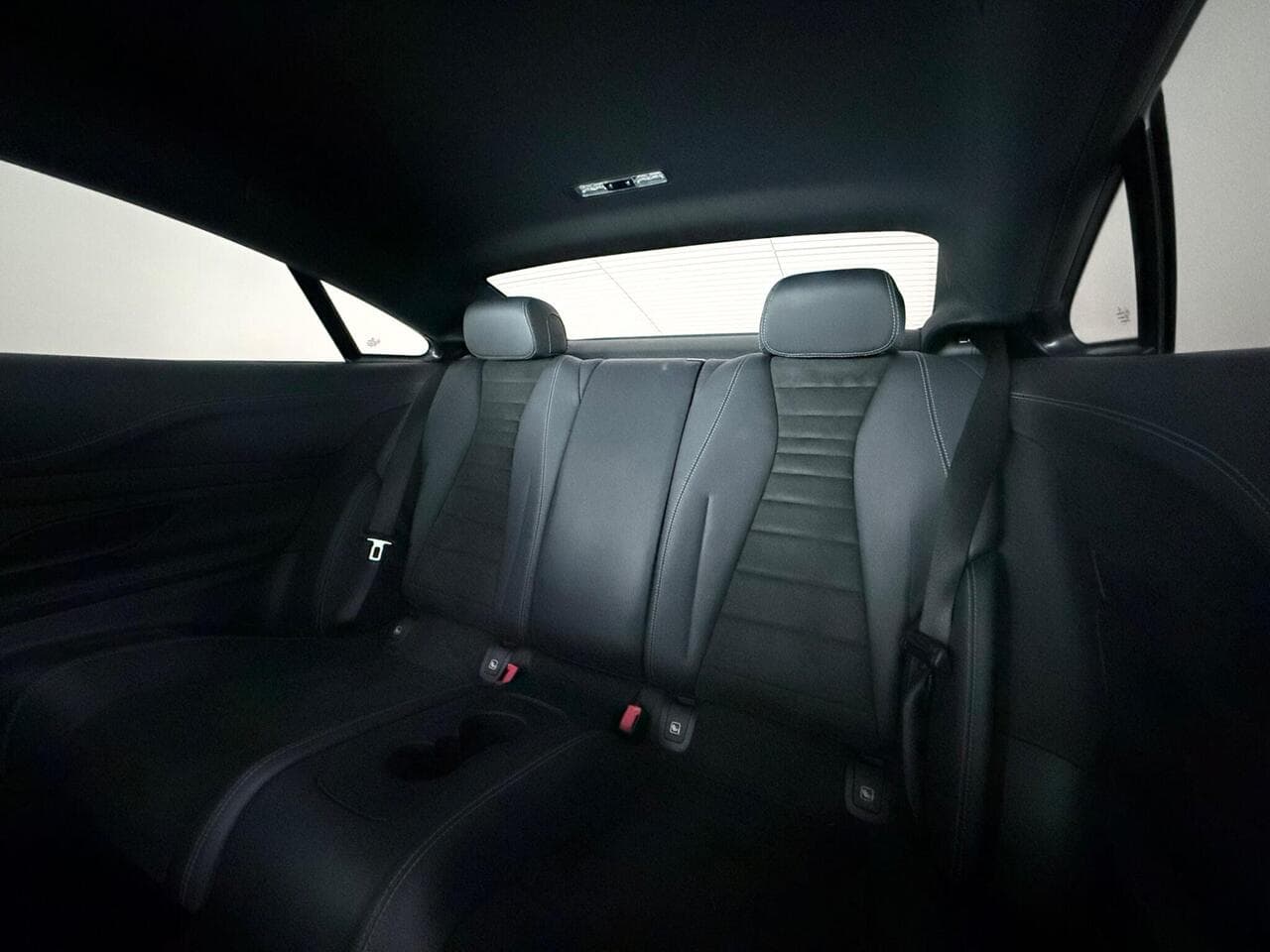Mercedes-Benz E Class thumbnail Seats Rear