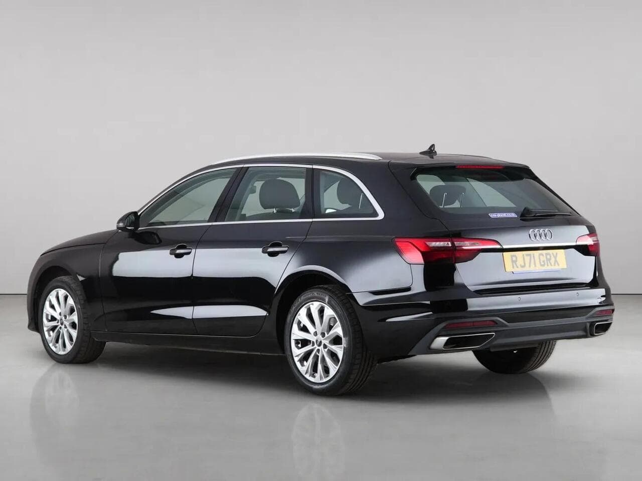 Audi A4 Avant thumbnail Rear Left