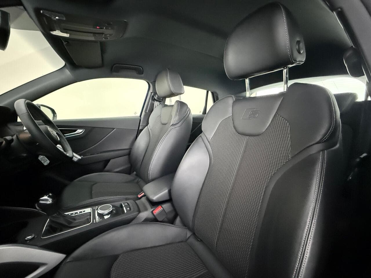 Audi Q2 thumbnail Seat Front Passenger