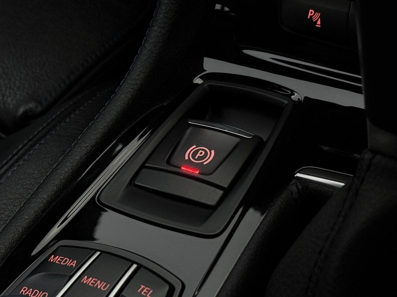 BMW 2 Series Gran Tourer thumbnail Misc Controls