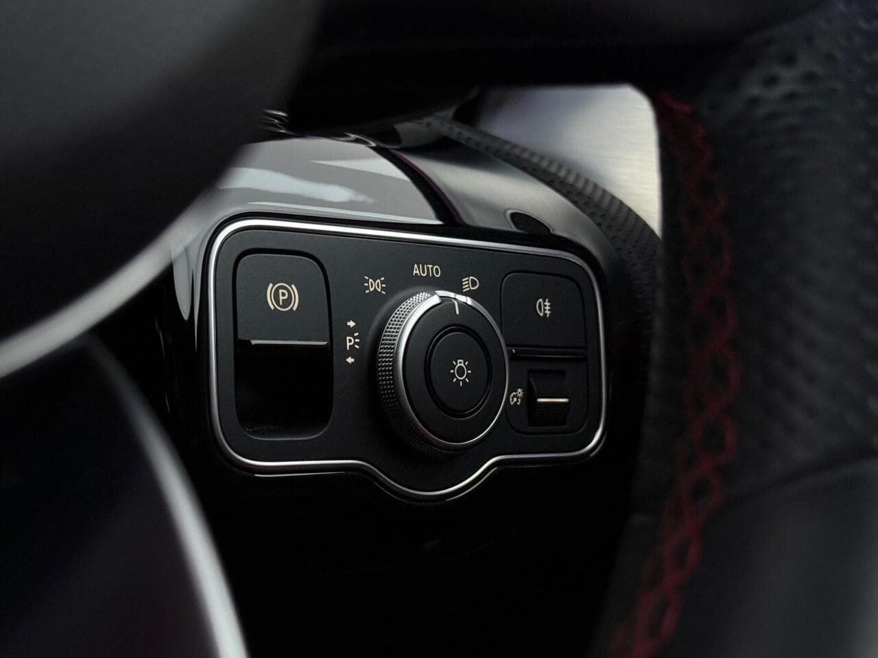 Mercedes-Benz CLA thumbnail Misc Controls