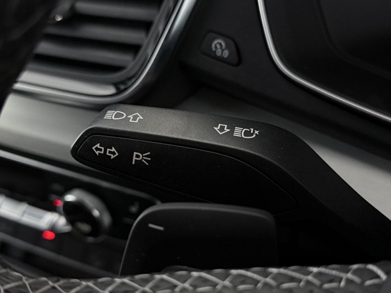 Audi Q5 thumbnail Misc Controls