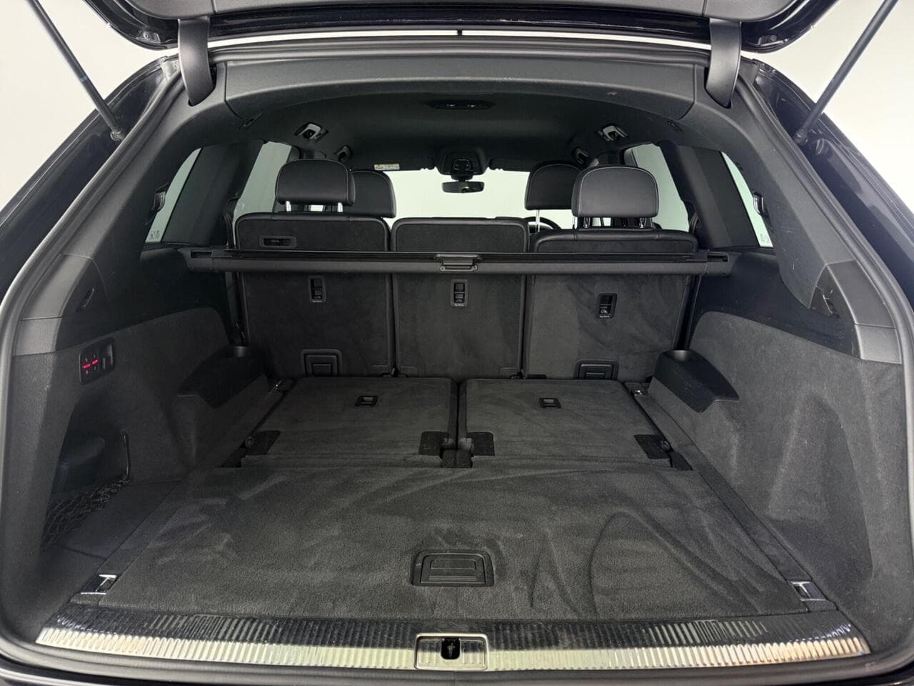Audi Q7 thumbnail Boot