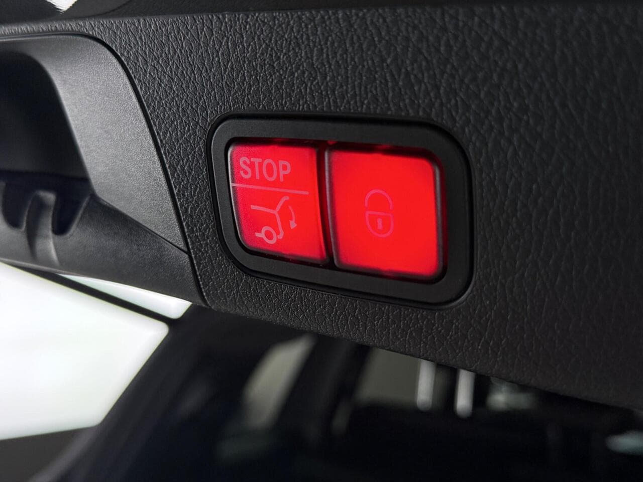Mercedes-Benz GLB thumbnail Lights Rear