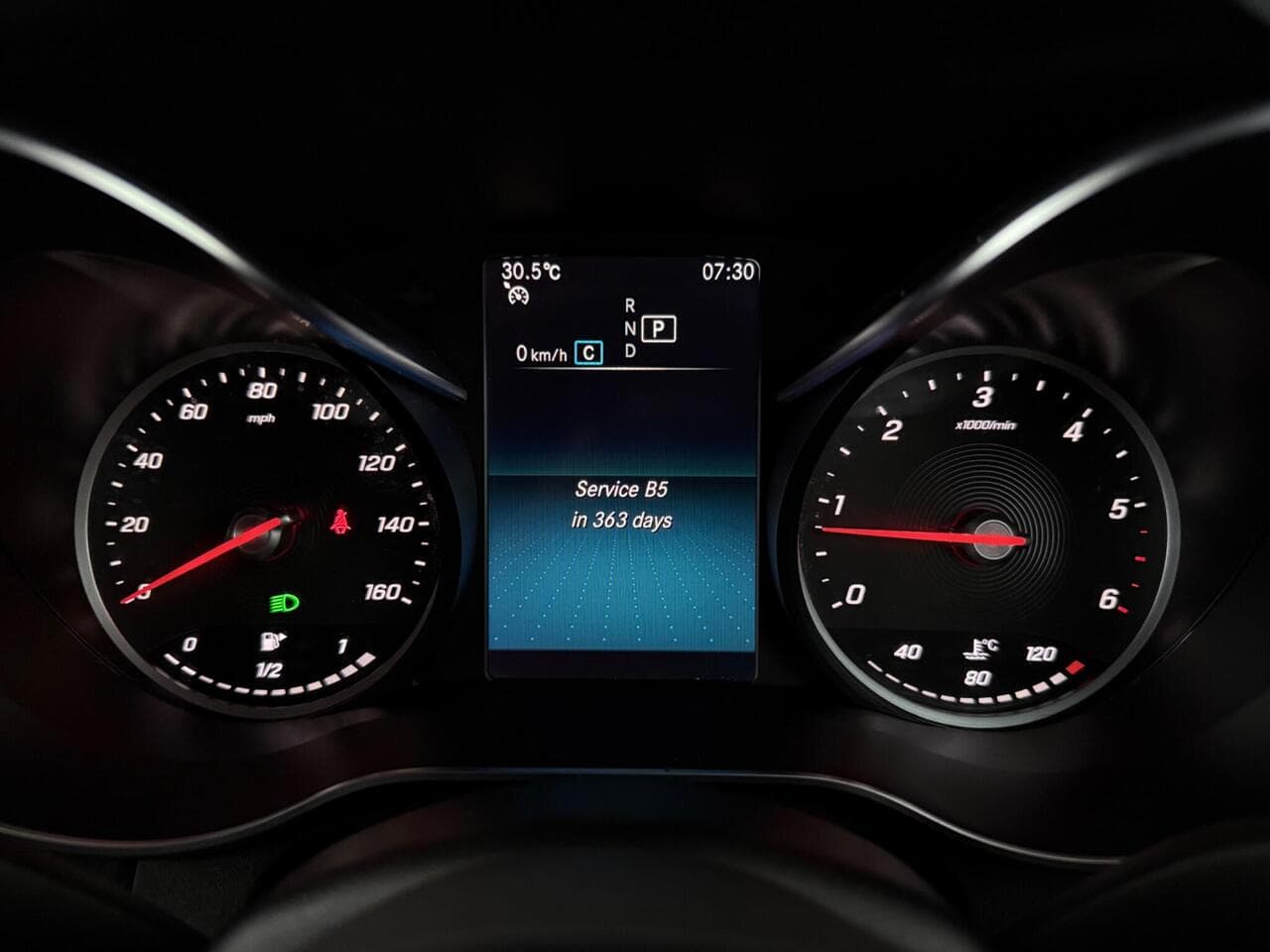 Mercedes-Benz GLC thumbnail Driver Instruments