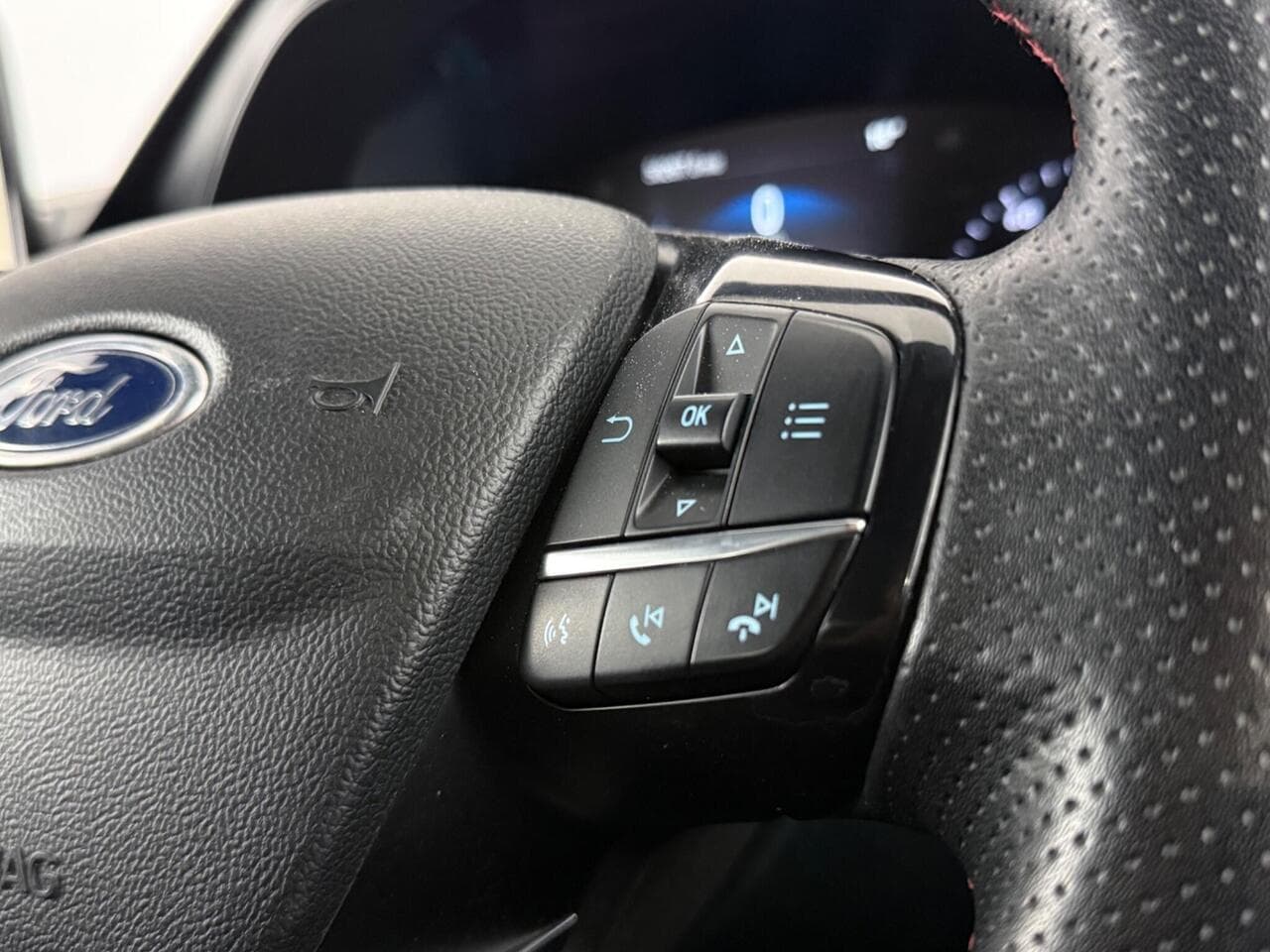 Ford Focus thumbnail Misc Controls