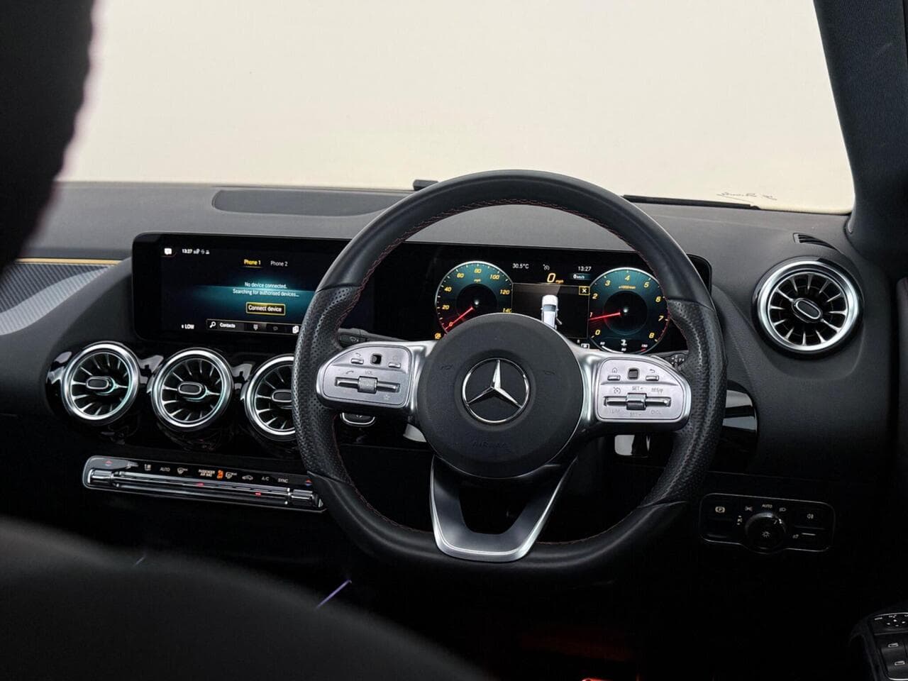 Mercedes-Benz GLA thumbnail Steering Wheel