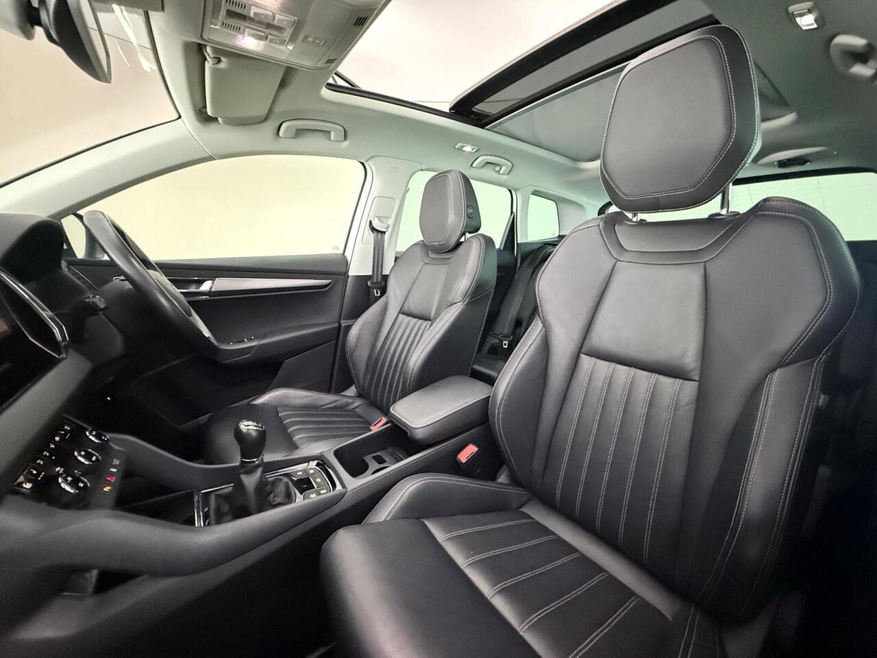 Skoda Karoq thumbnail Seat Front Passenger