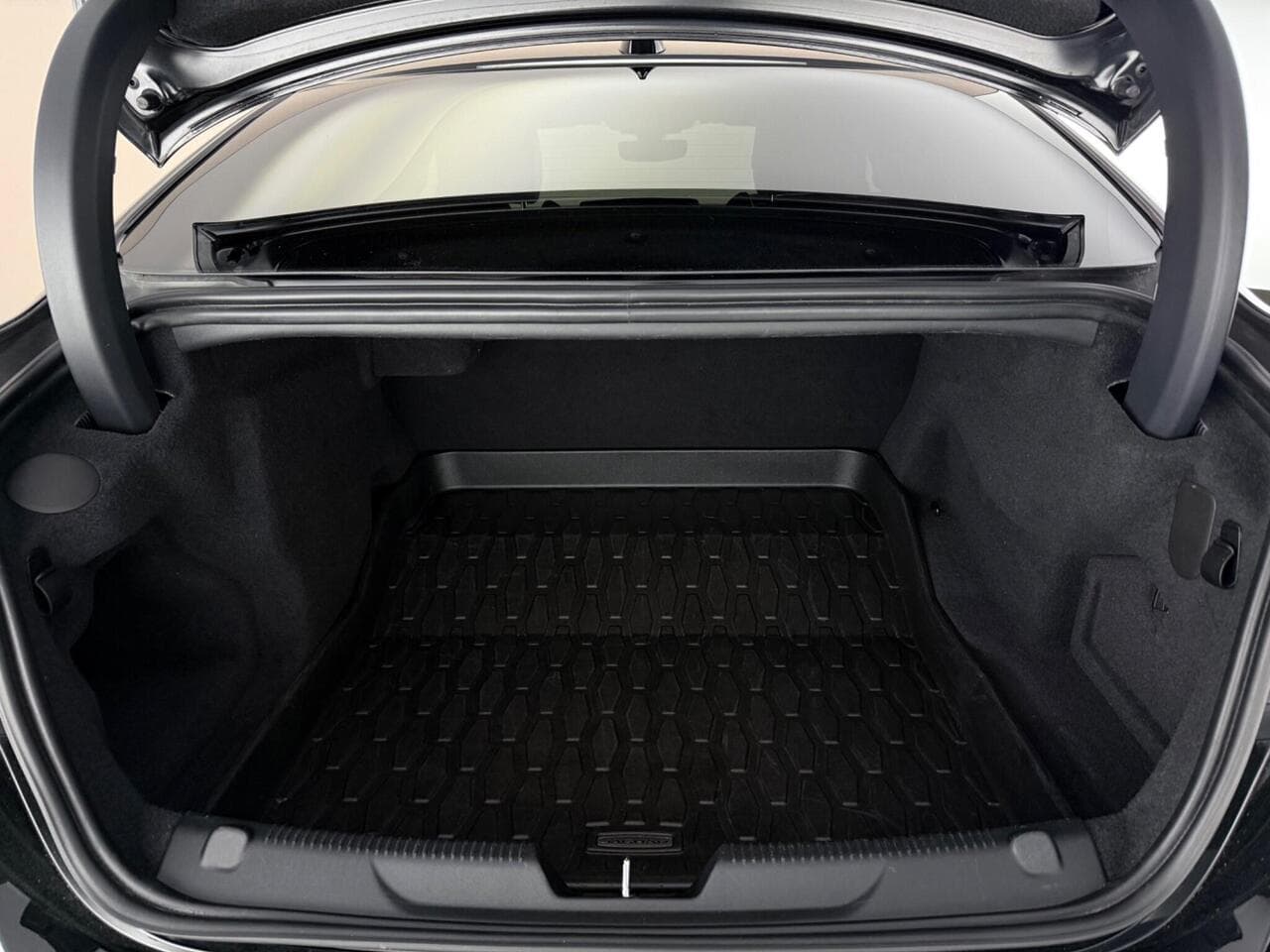 Jaguar XE thumbnail Boot