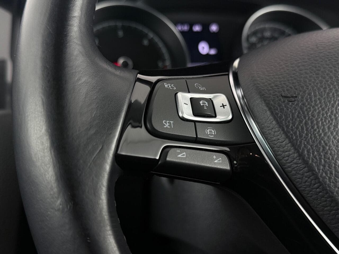 Volkswagen Golf thumbnail Misc Controls