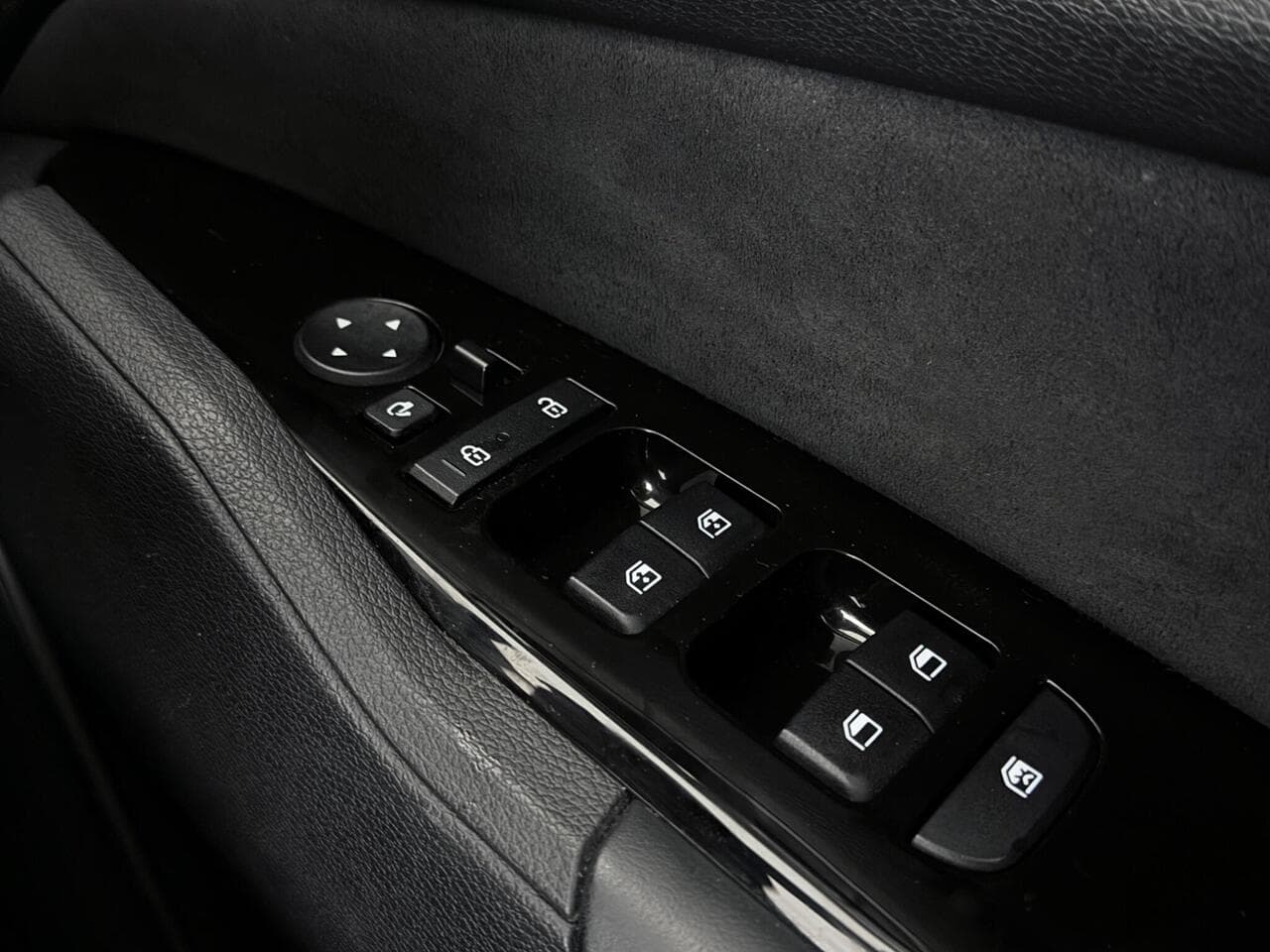 Kia Sportage thumbnail Misc Controls
