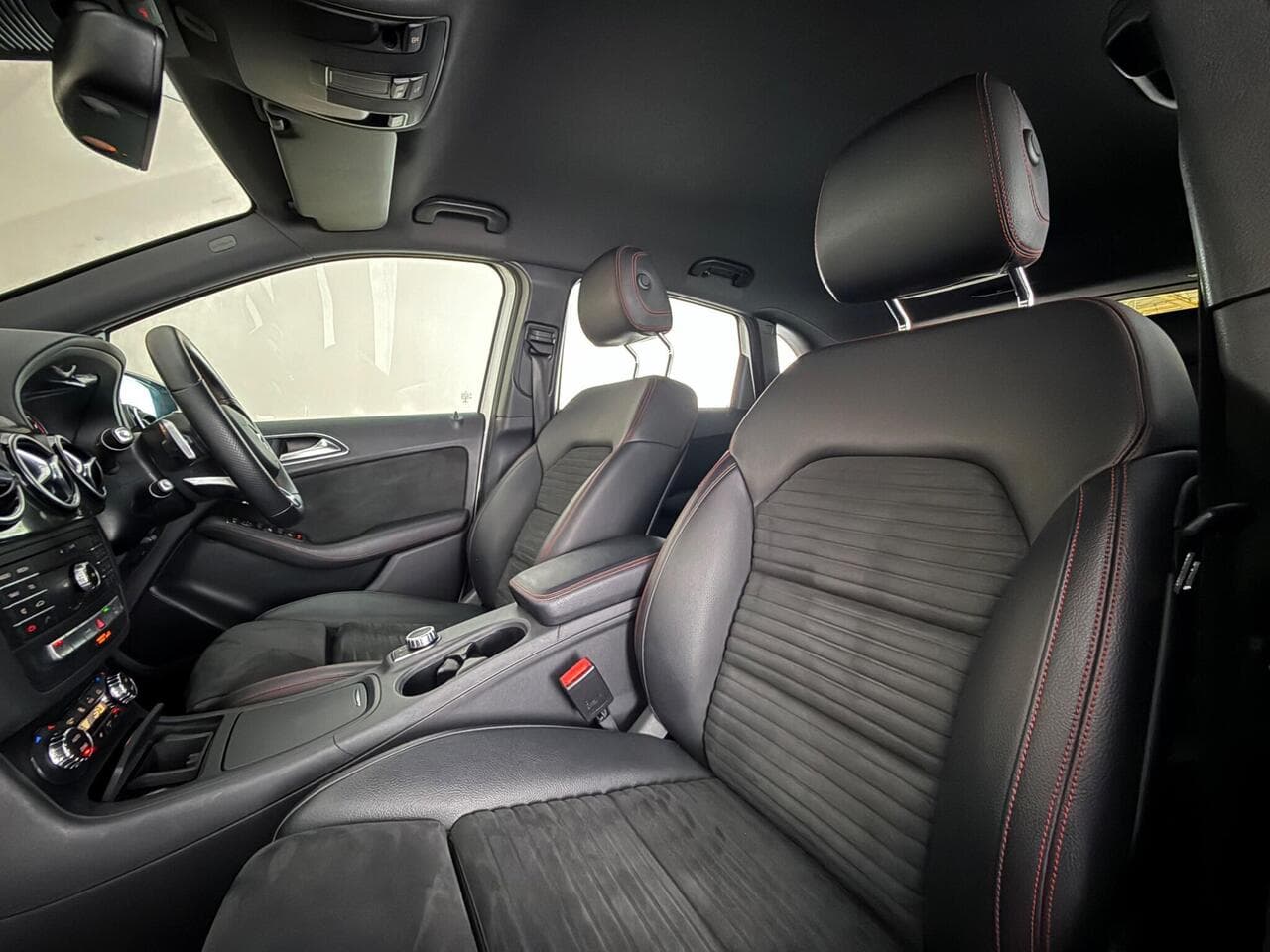 Mercedes-Benz B Class thumbnail Seat Front Passenger