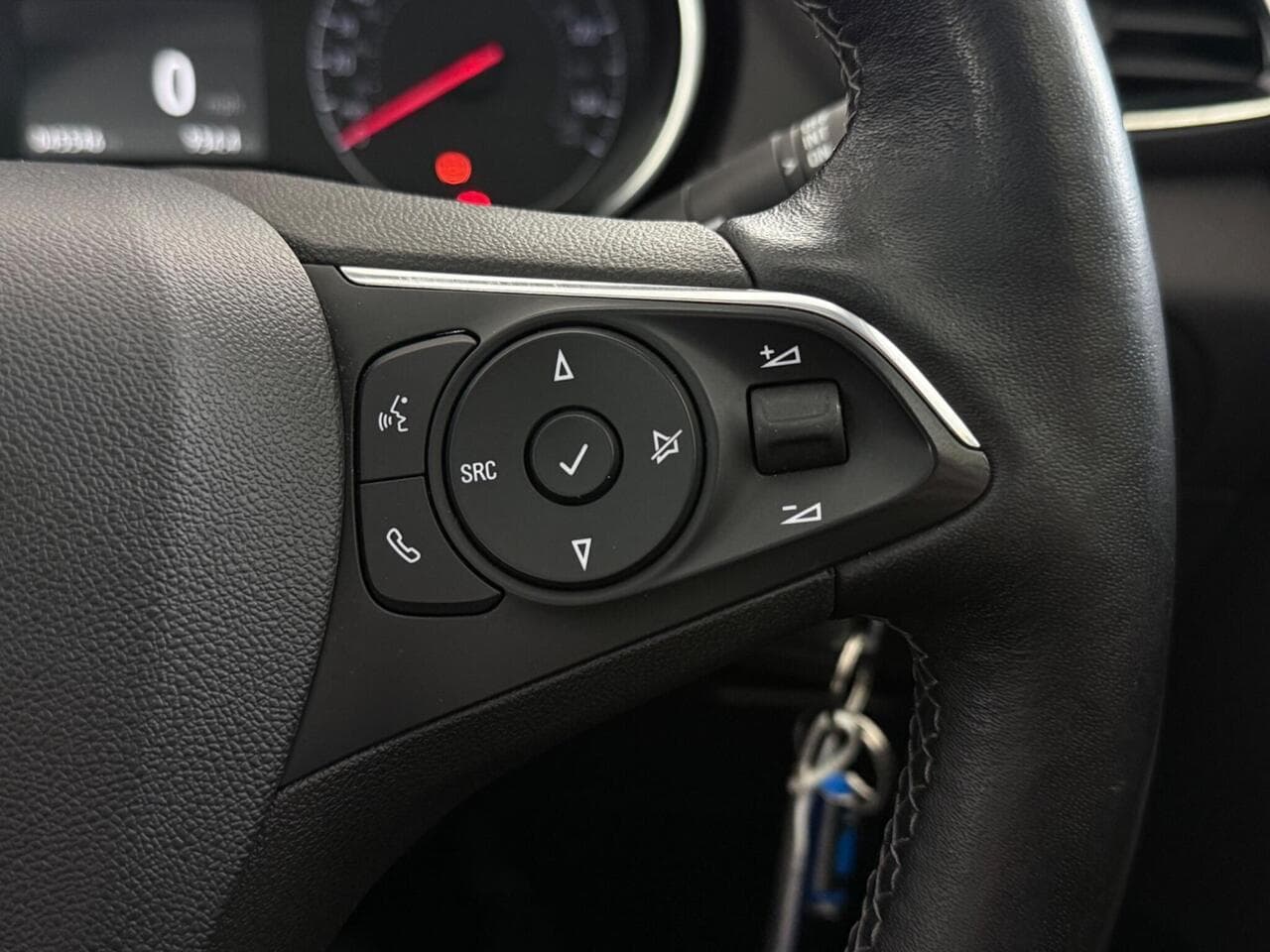 Vauxhall Grandland X thumbnail Misc Controls