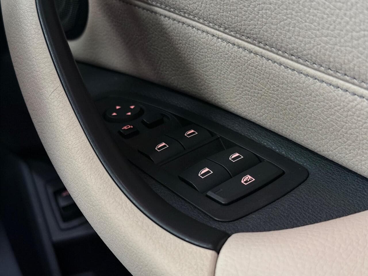 BMW X1 thumbnail Misc Controls