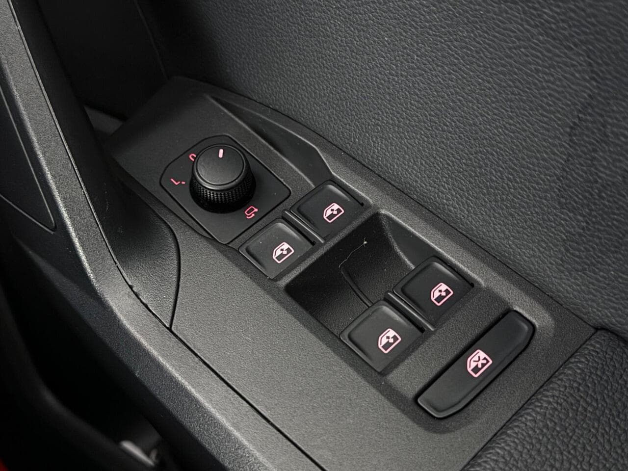 SEAT Arona thumbnail Misc Controls