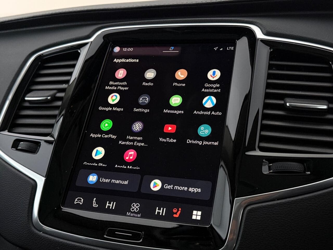 Volvo XC90 thumbnail Infotainment System