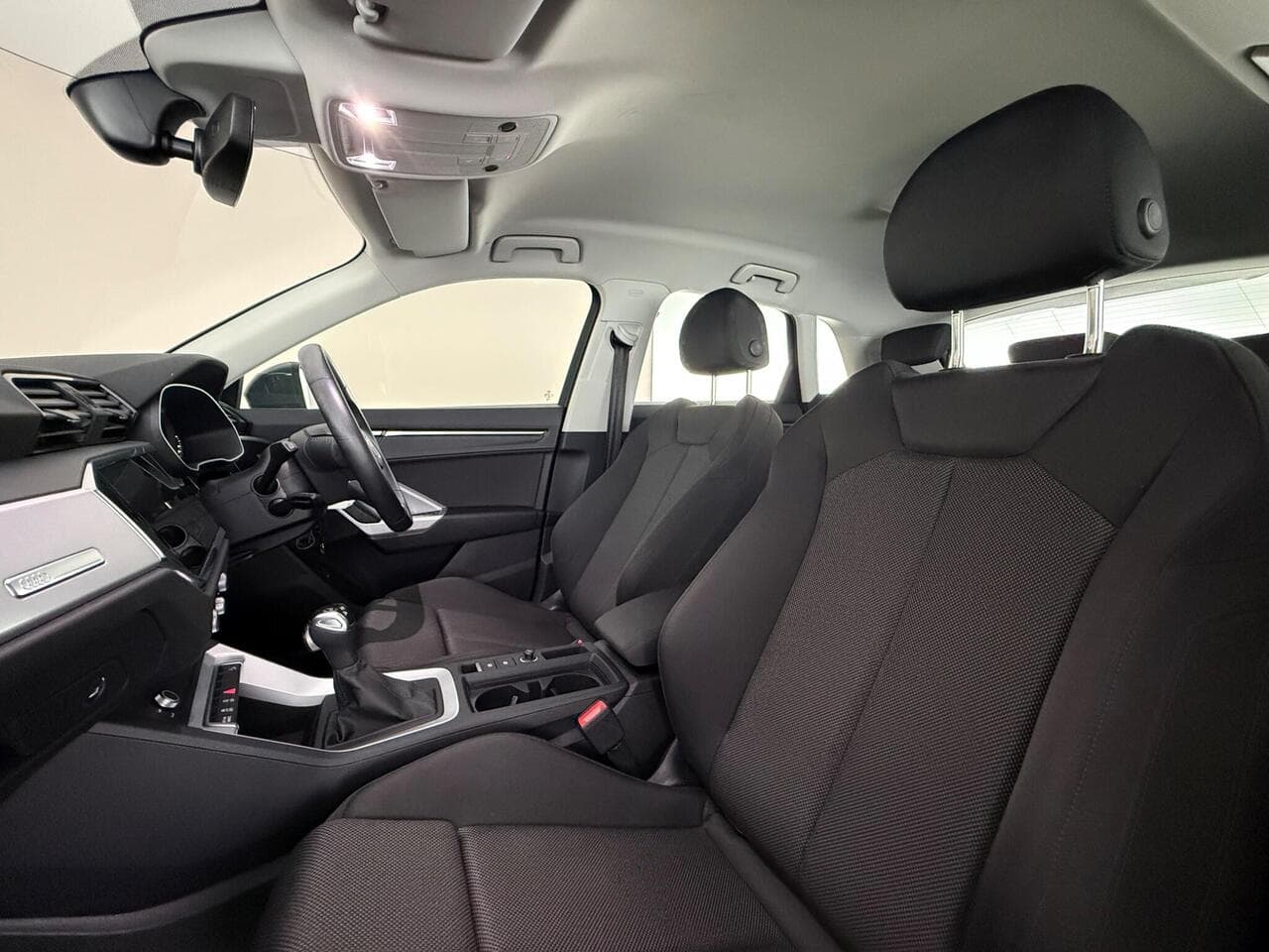 Audi Q3 thumbnail Seat Front Passenger