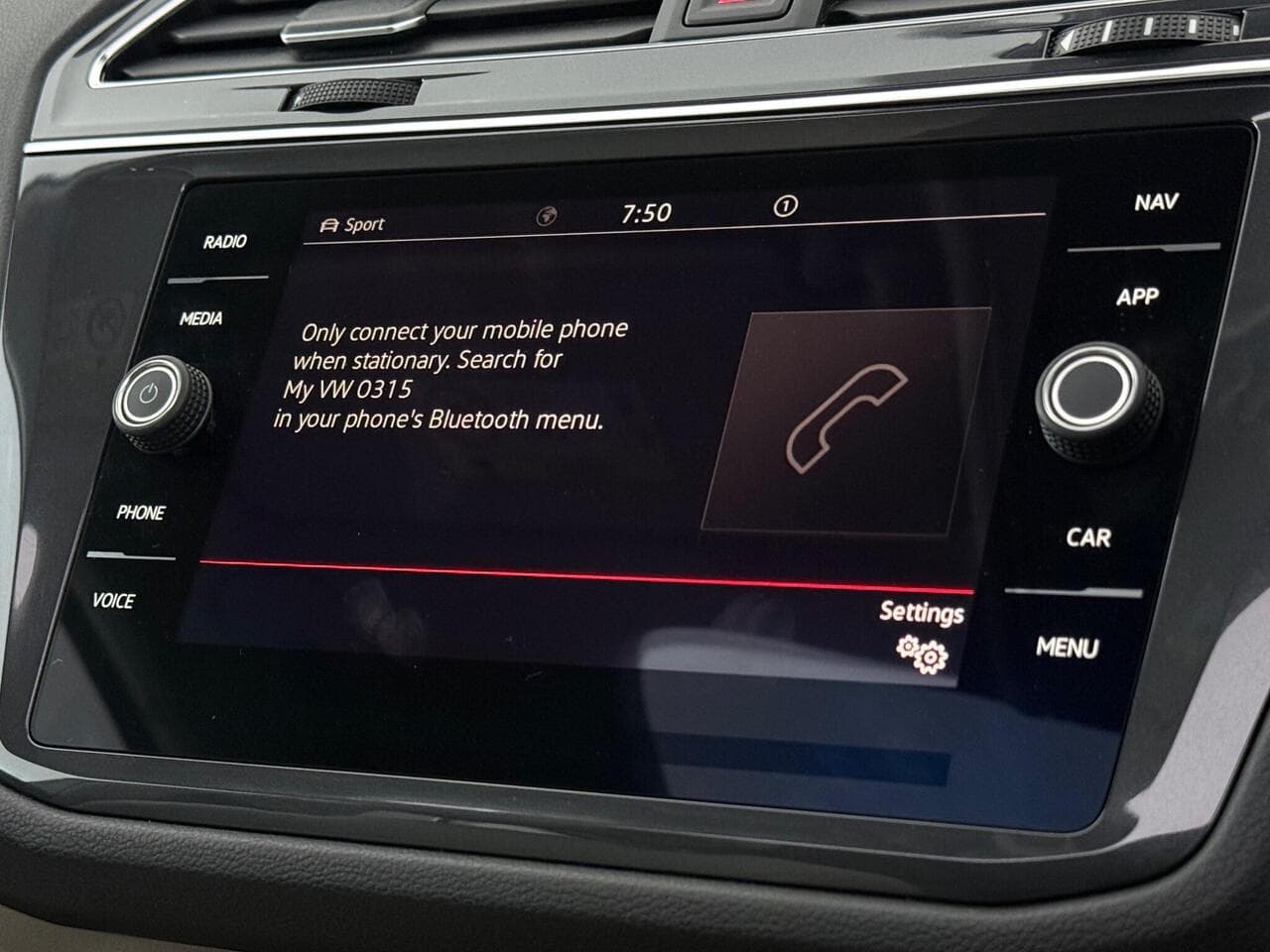 Volkswagen Tiguan Allspace thumbnail Infotainment System