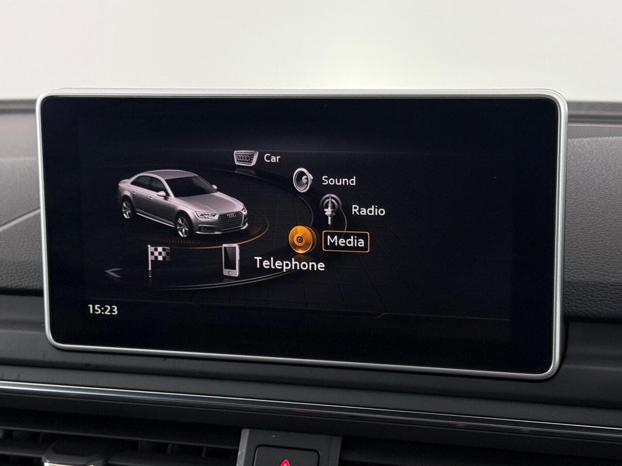Audi A4 thumbnail Infotainment System