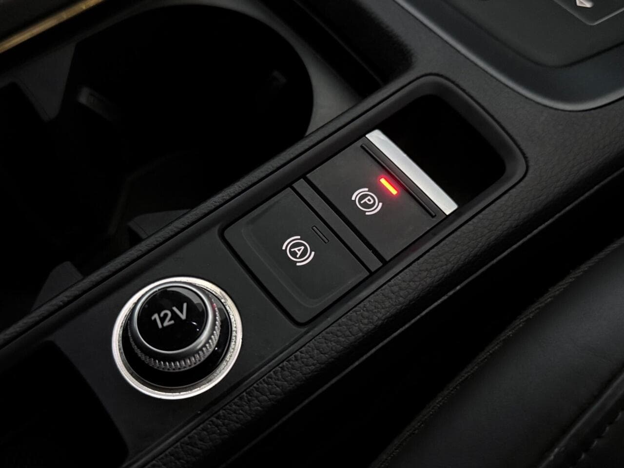 Audi RS Q3 thumbnail Misc Controls