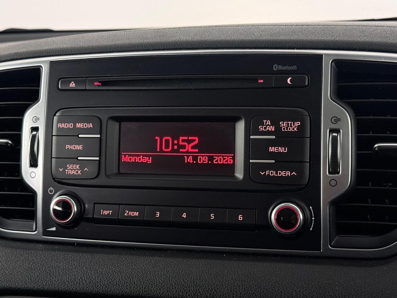 Kia Sportage thumbnail Infotainment System