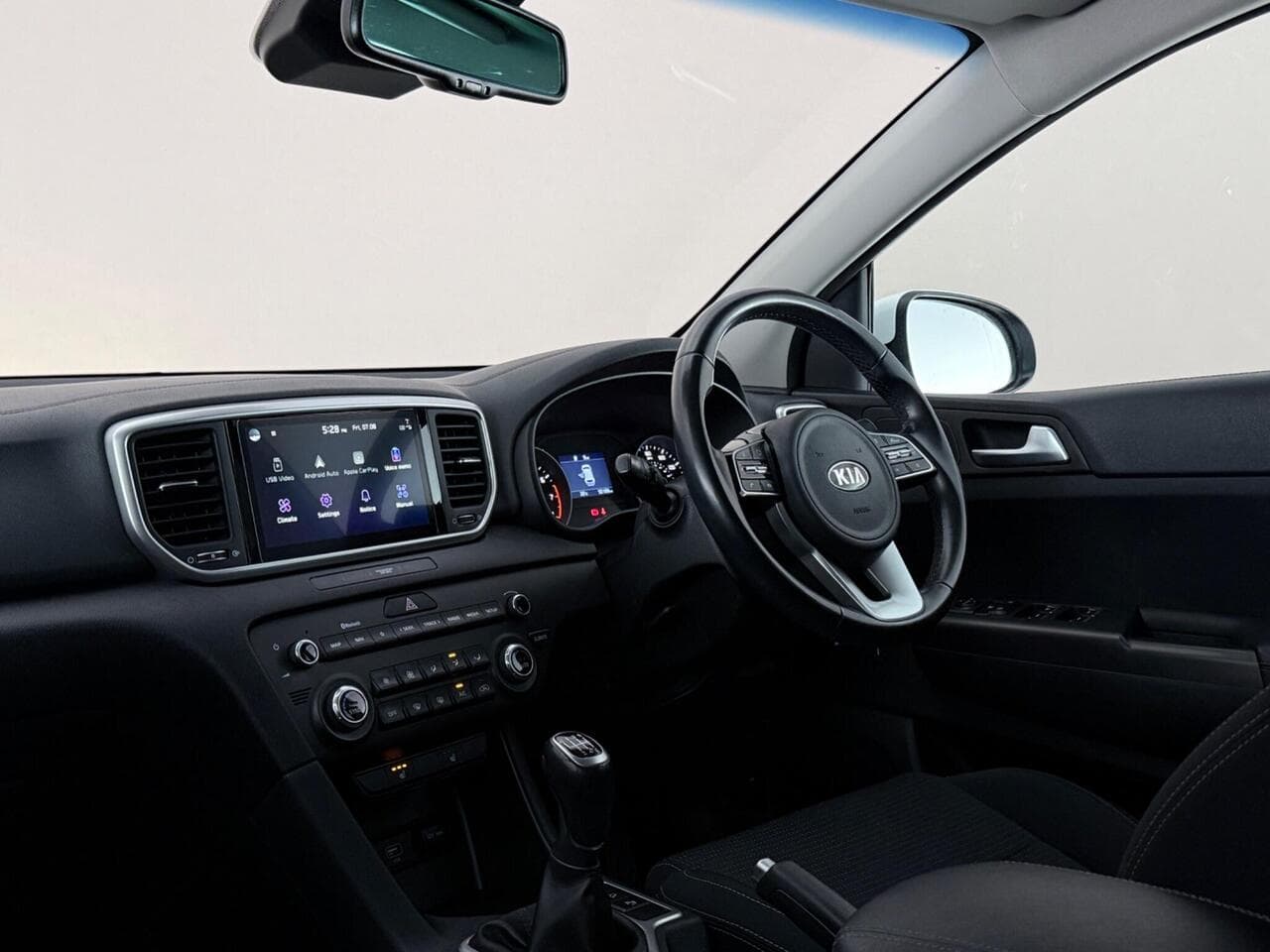 Kia Sportage thumbnail Interior Front
