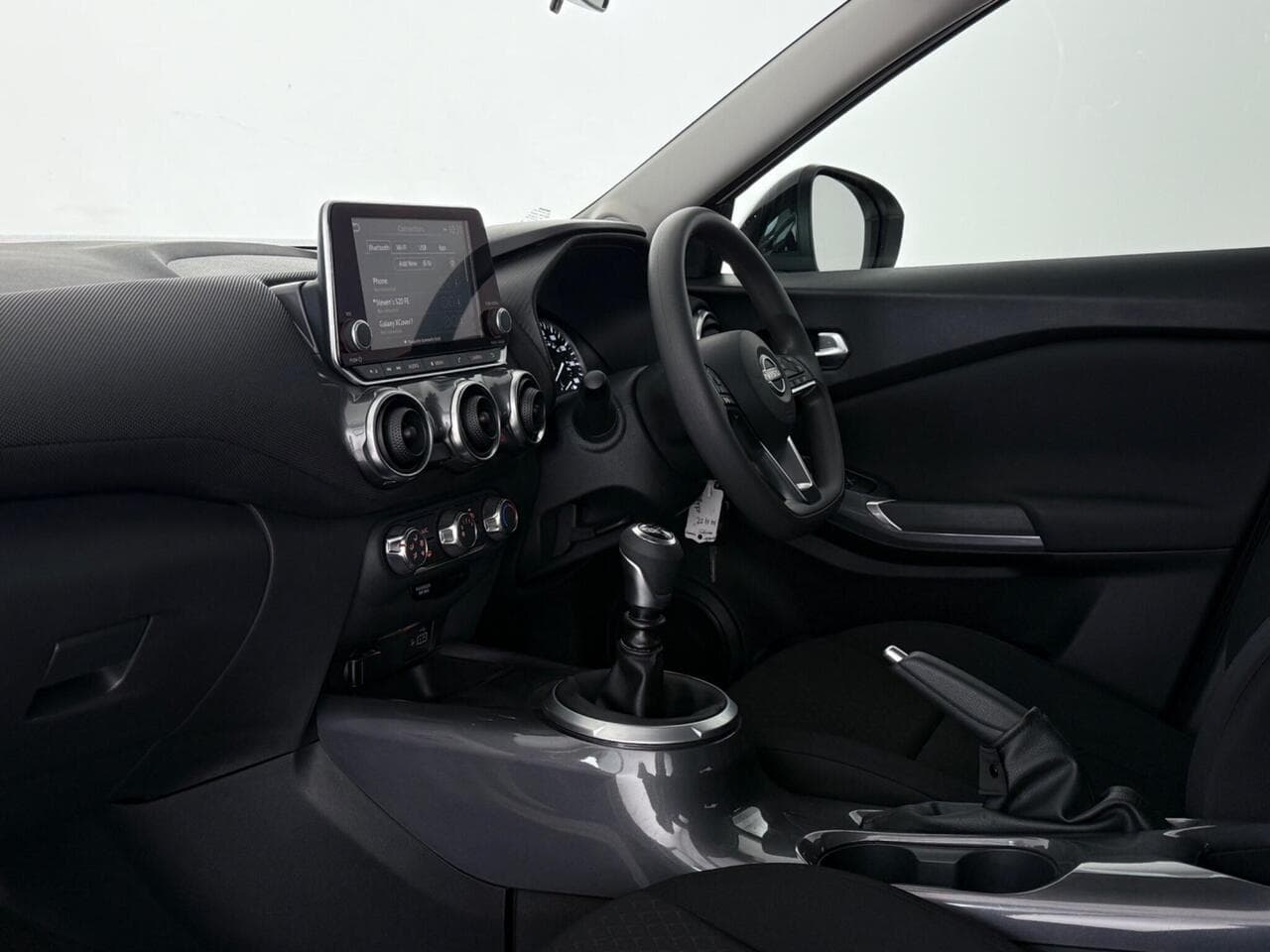Nissan Juke thumbnail Interior Front