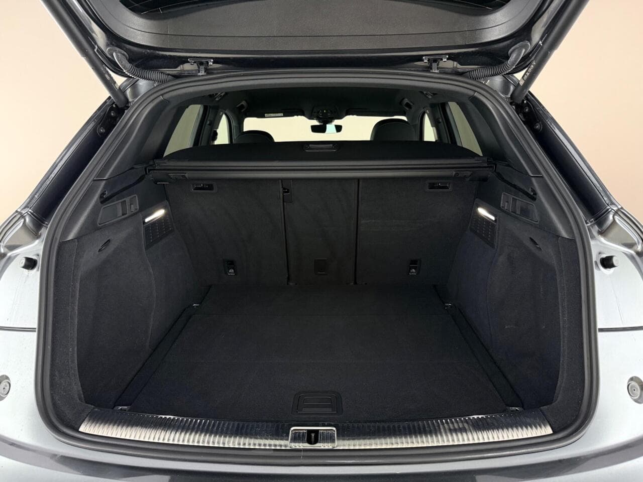 Audi Q5 thumbnail Boot
