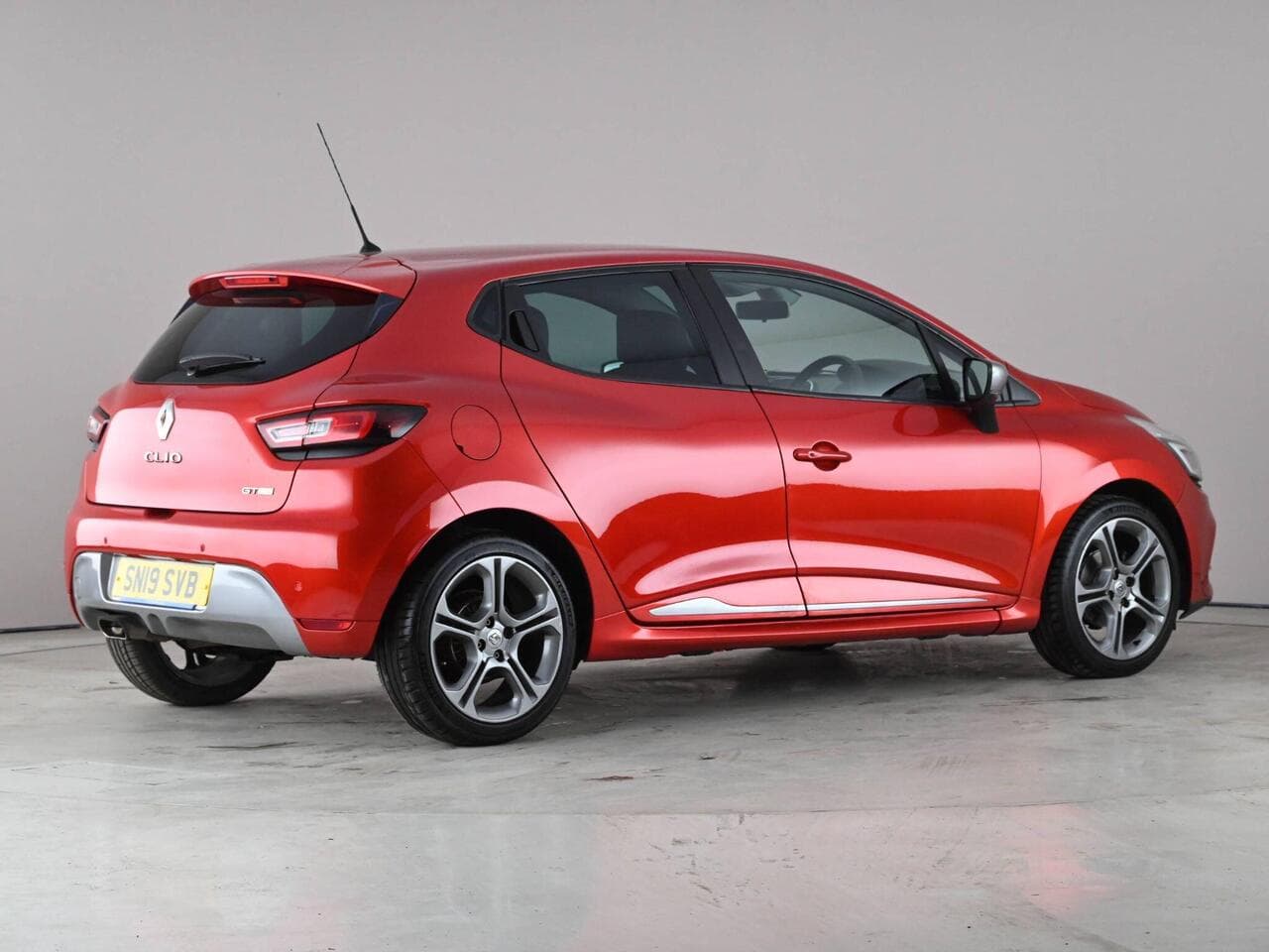 Renault Clio thumbnail Side Right