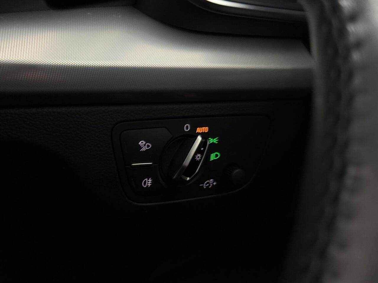 Audi Q5 thumbnail Misc Controls