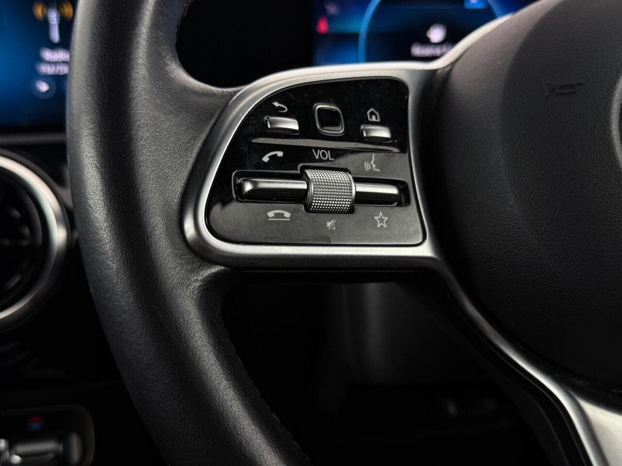Mercedes-Benz A Class thumbnail Misc Controls