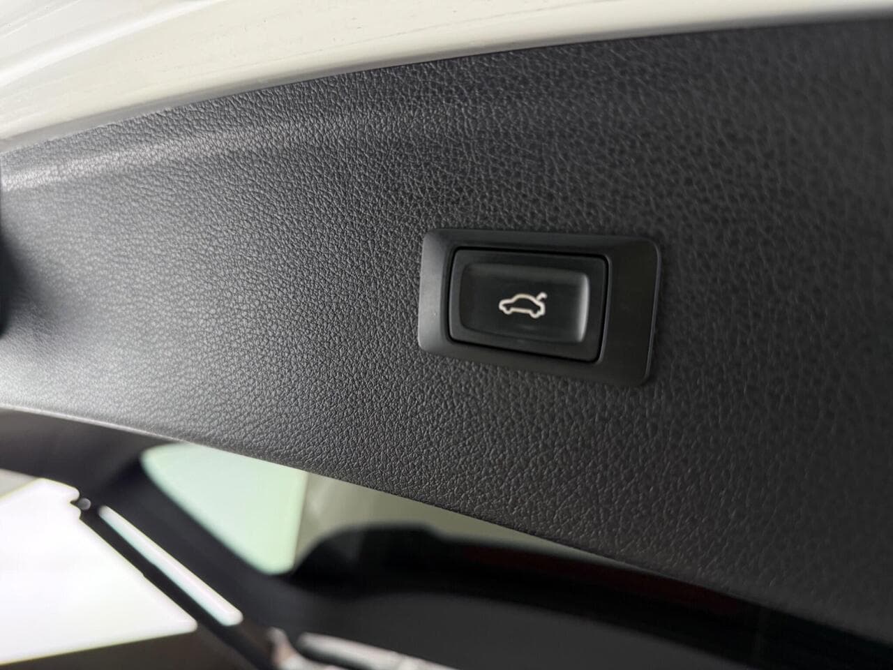 Audi Q5 thumbnail Misc Controls